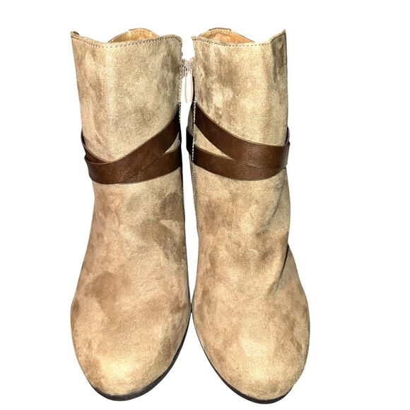 Torrid 11W Brown Women's Chelsea Ankle Boots 3 Inch High Heel Shoe 11 W Wide - Picture 3 of 11